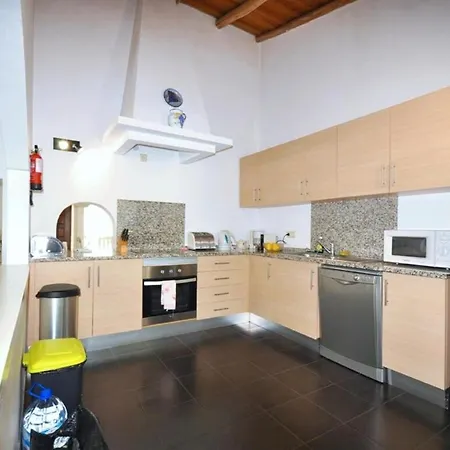 Villa Fantastic Outdoor Area, Private Pool, Tennis Court Golf Practice Facility *