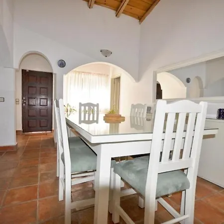 Fantastic Outdoor Area, Private Pool, Tennis Court Golf Practice Facility Фару