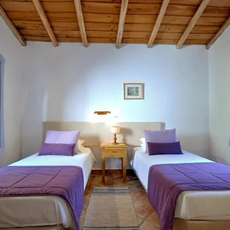 Вилла Fantastic Outdoor Area, Private Pool, Tennis Court Golf Practice Facility Фару