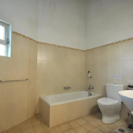 Fantastic Outdoor Area, Private Pool, Tennis Court Golf Practice Facility Villa