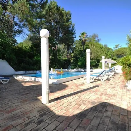 Fantastic Outdoor Area, Private Pool, Tennis Court Golf Practice Facility Faro